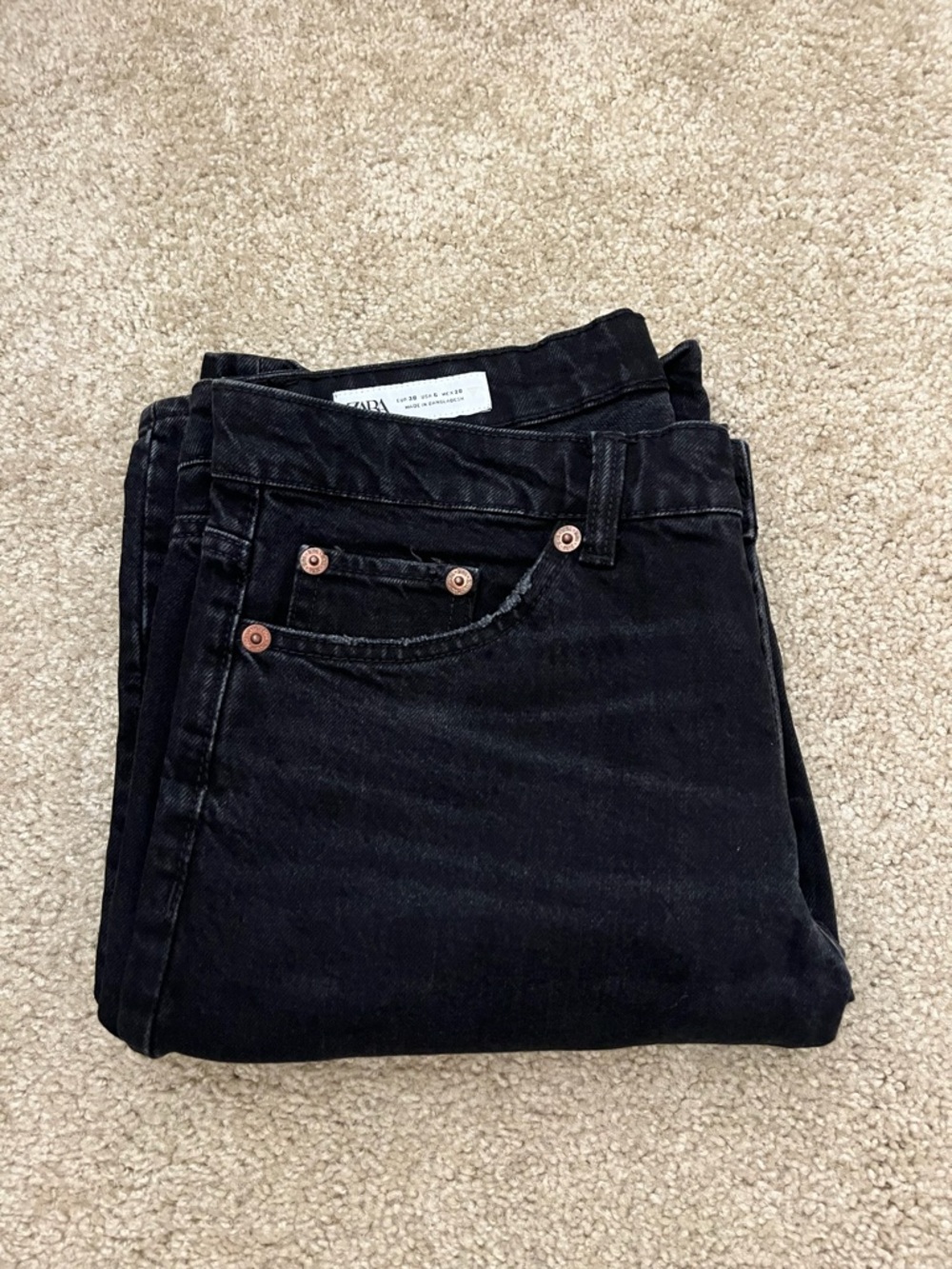 Zara Black Straight-Leg Women's Jeans - Picture 2 of 2